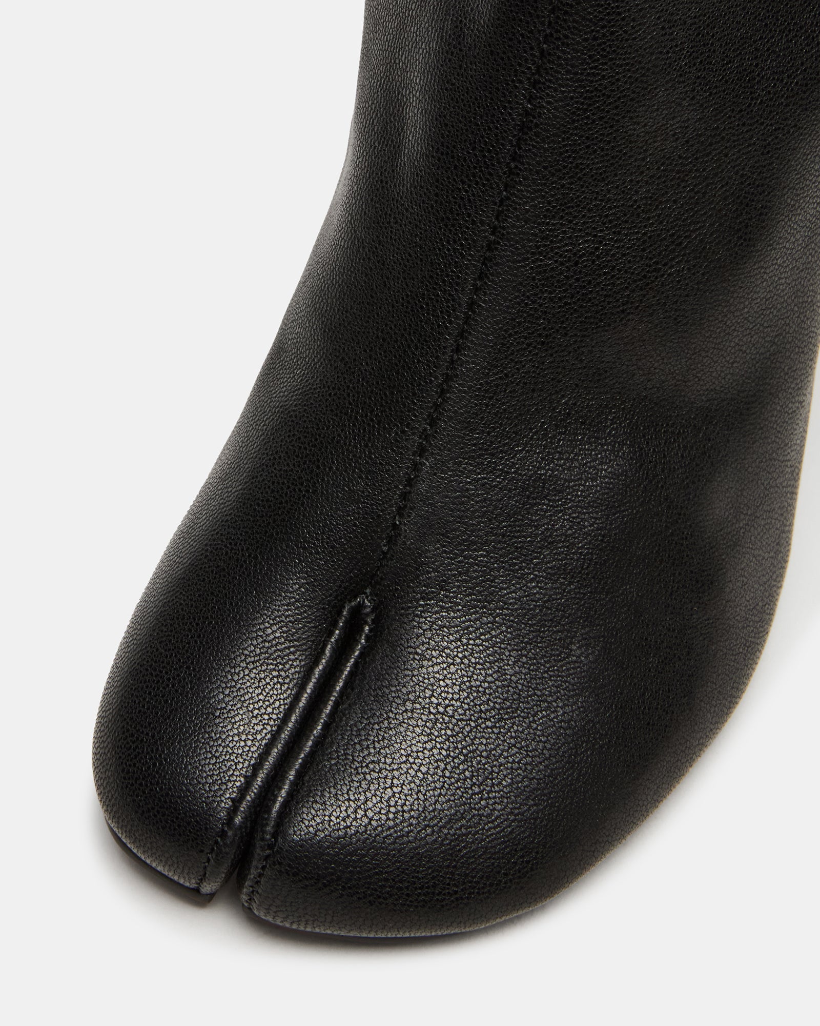 CARO BLACK LEATHER